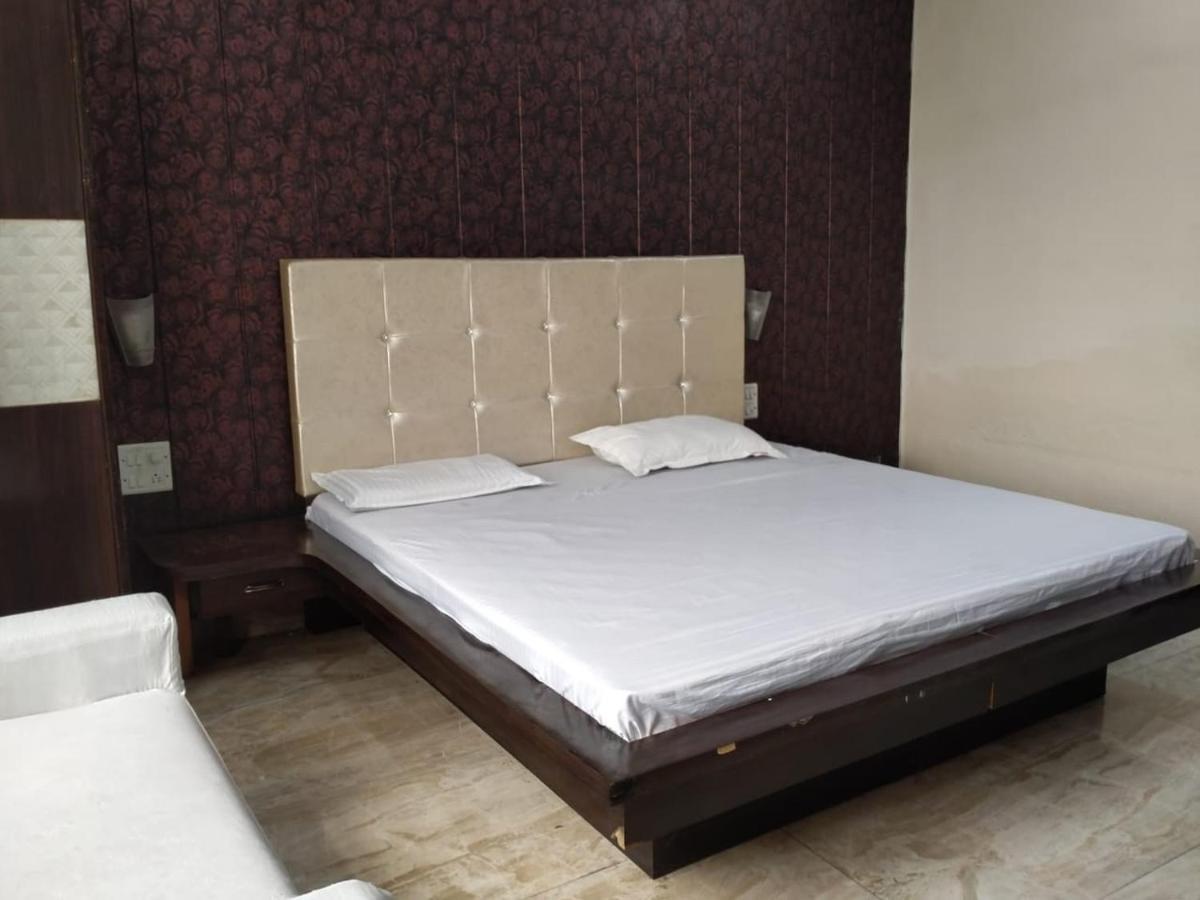 Hotel Prakash Regency Hapur Esterno foto