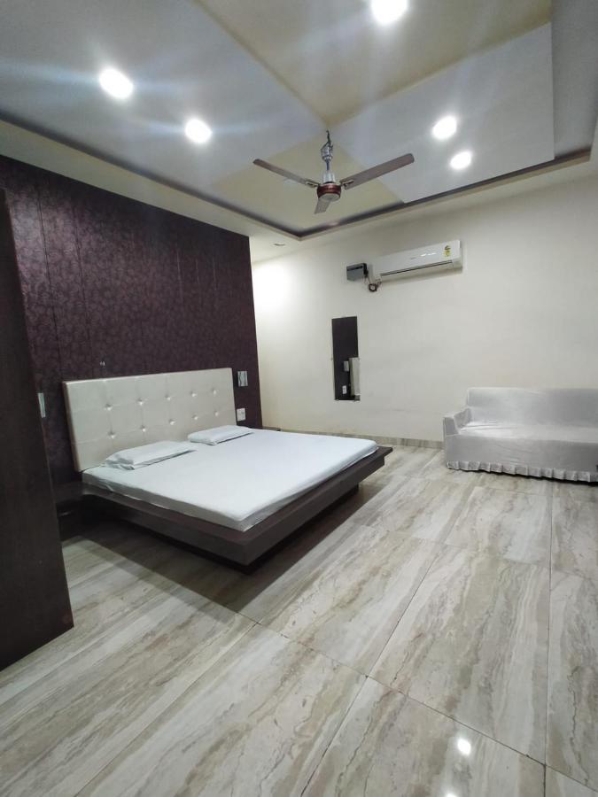Hotel Prakash Regency Hapur Esterno foto