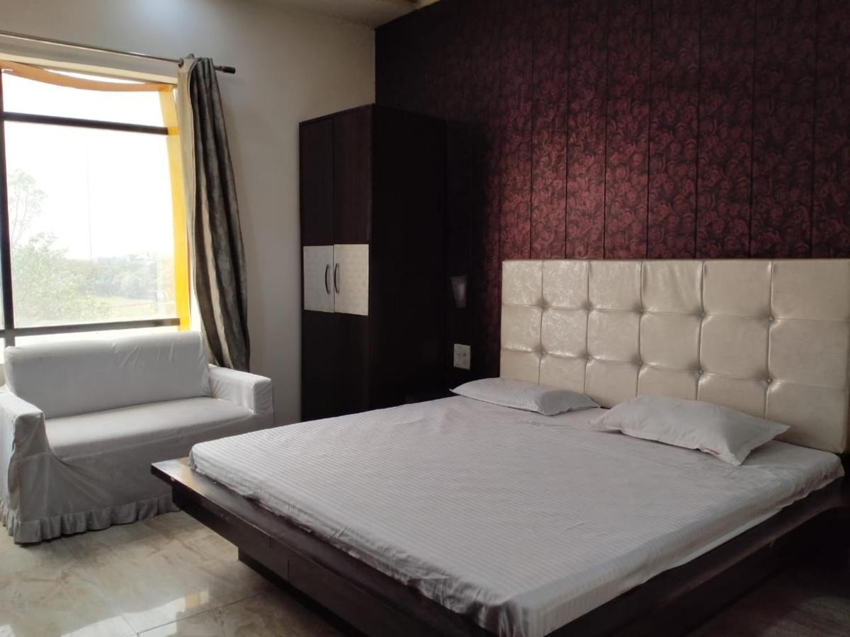 Hotel Prakash Regency Hapur Esterno foto